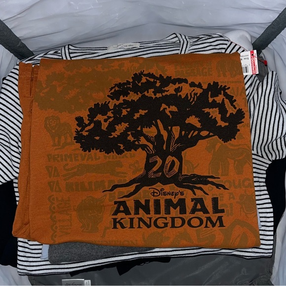Animal Kingdom Tee (small) - Picture 5 of 5